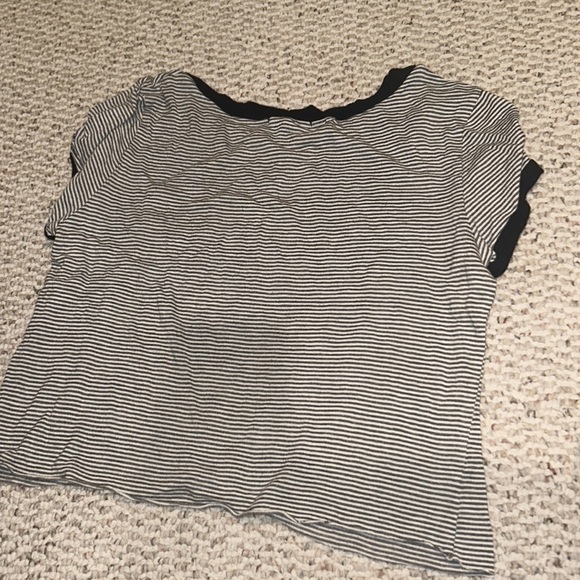 black and white alien tee - Picture 2 of 2